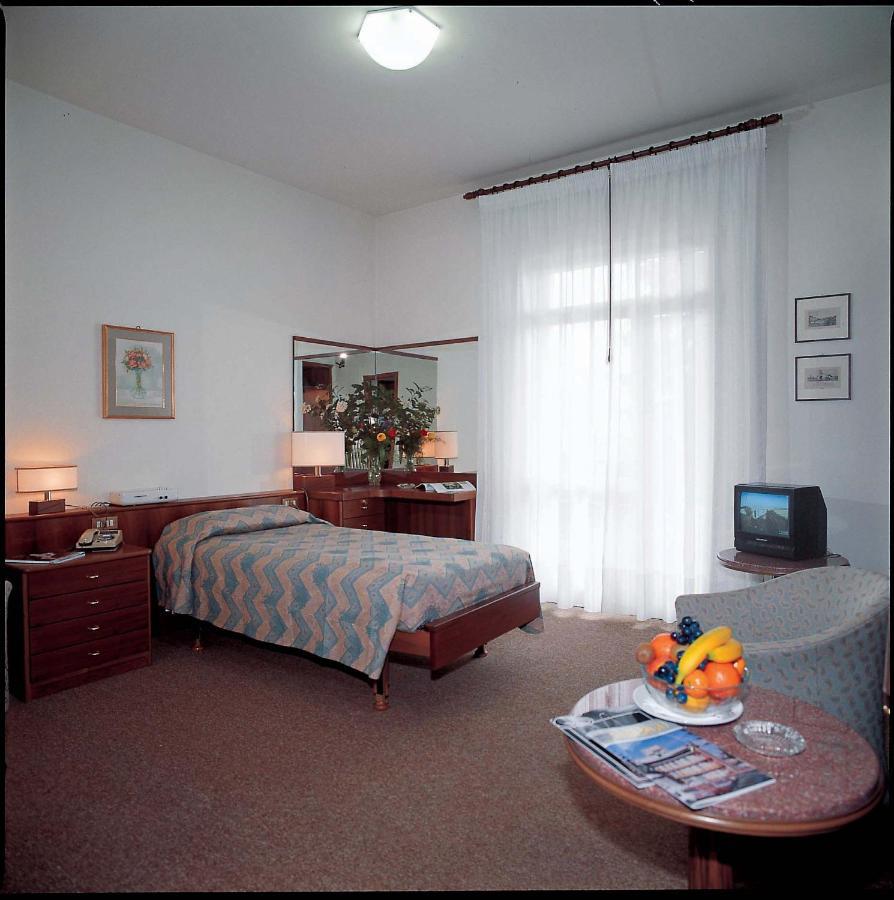 Hotel Ariston Molino Buja أبانو تيرمي الغرفة الصورة